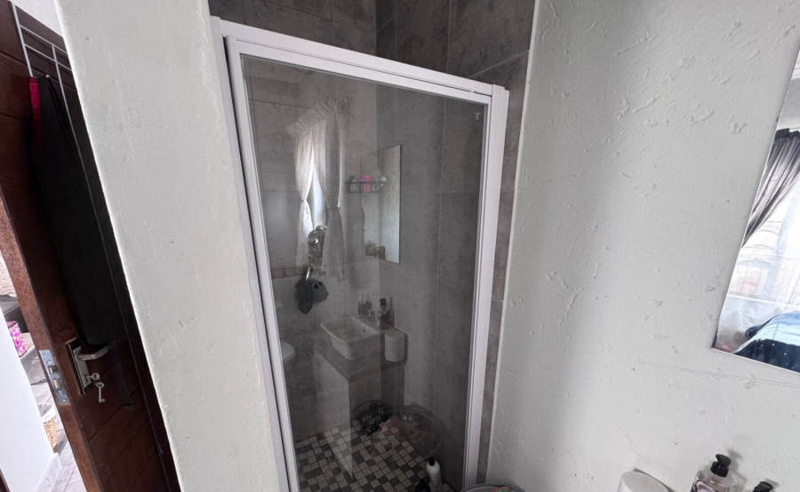 1 Bedroom Property for Sale in Kannoniers Park North West
